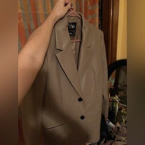 Zara Tan leather jacket 💼
